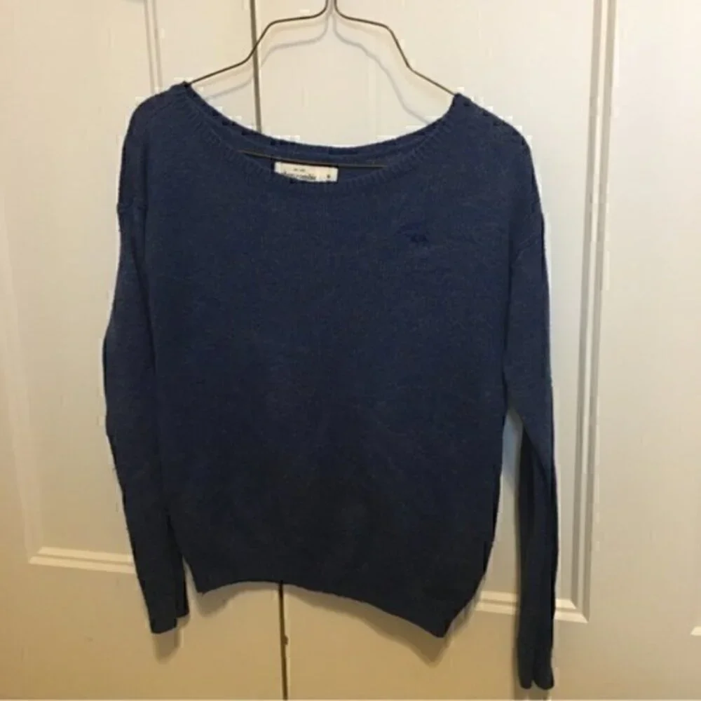 Girls size medium Abercrombie Kids blue and gray sweater